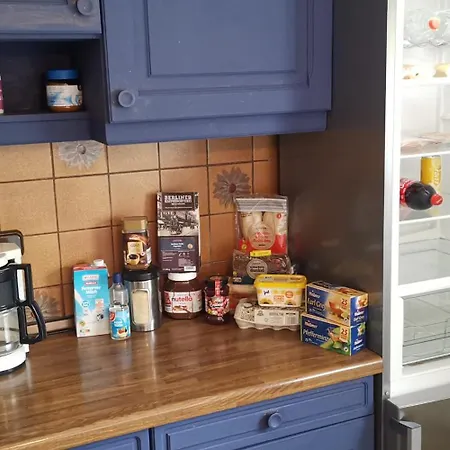 Pansiyon Privates 40qm Mit 2 Betten, Eigener Dusche, Bad Und Wc, Gratis Parkplatz Und Wifi, Kellerwohnung, Eigener Eingang ,top Lage